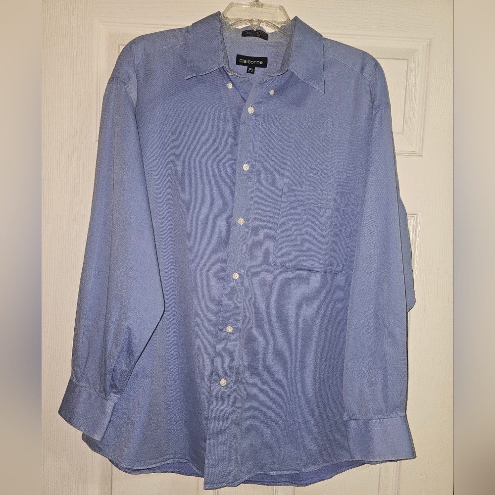 Claiborne Men's Light Blue Casual Button Down Shirt